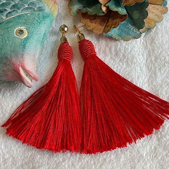 NEW Red Tassel Earrings Shimmer Goldtone Cut Adjust Fringe Length Boho Pierced - Picture 2 of 7